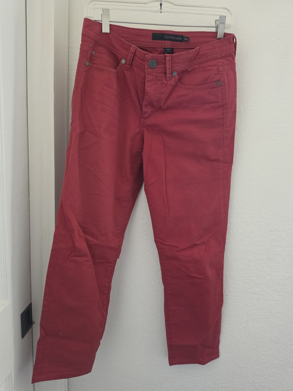 Calvin Klein Women’s Red Cropped Slim Jeans